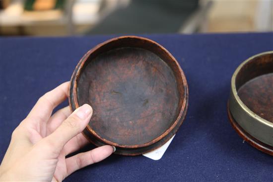 A Chinese burr huang huali weiqi (Go) piece bowl and cover, 18th century, 14cm diameter